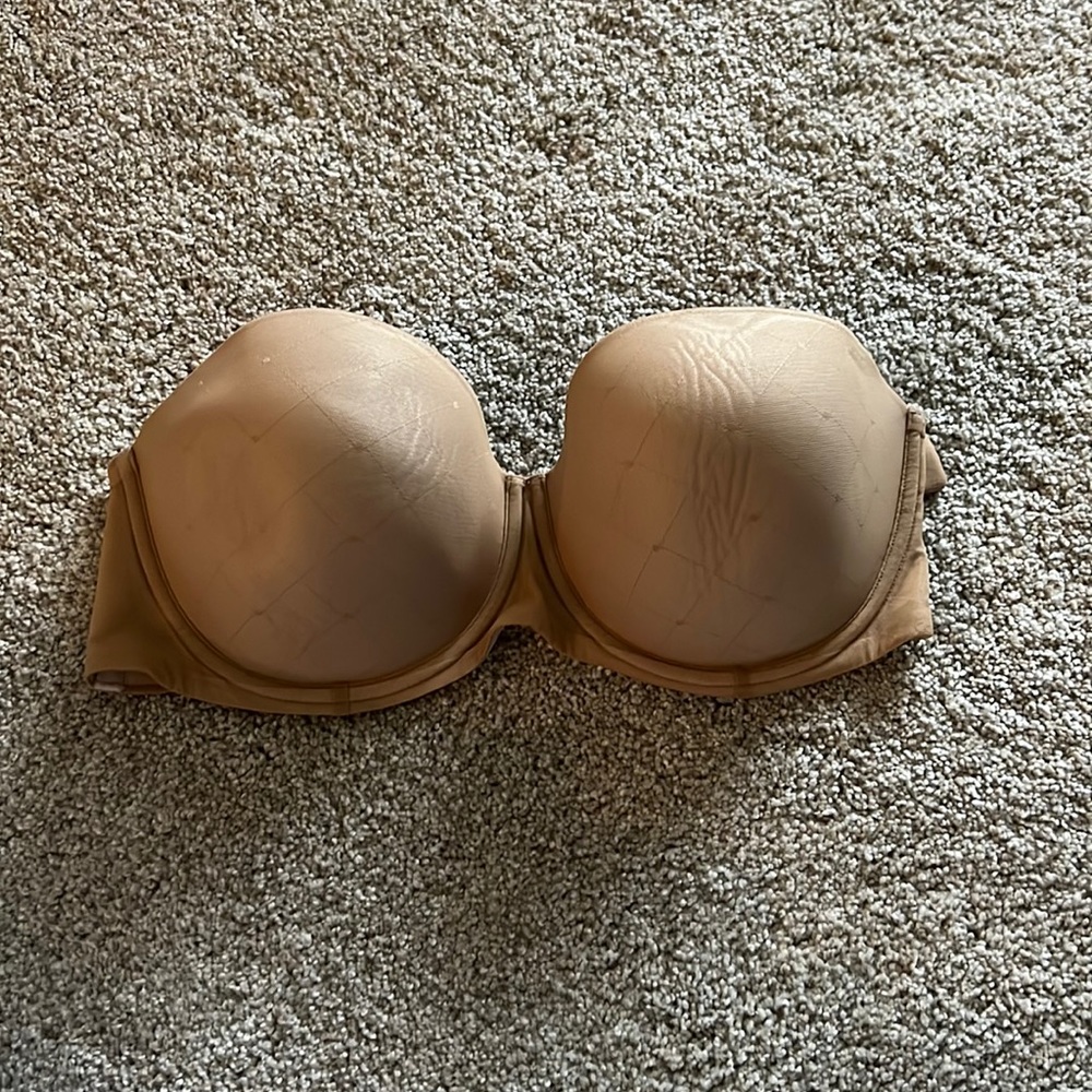 Calvin Klein Strapless Neutral Bra with underwire. Size 36D